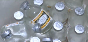 Frascos del medicamento de Labiofam que todavía no fue testeado.
